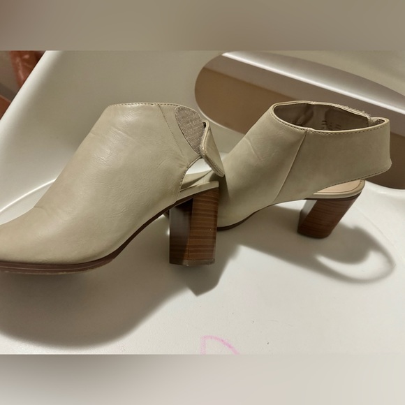 Call it spring heels - Picture 2 of 3